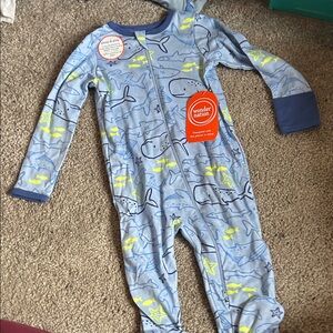 🤩Wonder Nation Blue and Yellow Shark Print Footie